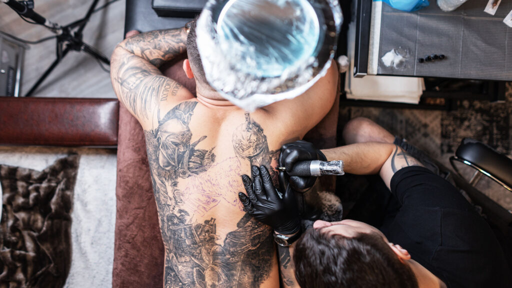 Welches Tattoo passt zu mir? Ideen für Motiv, Stil und Körperstelle